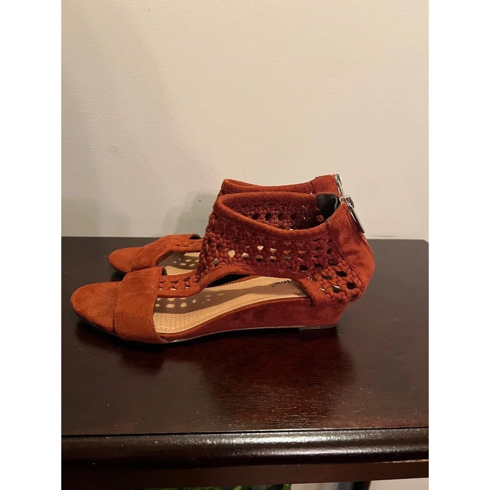 Comfortview Women's  The Harper Sandal size 9